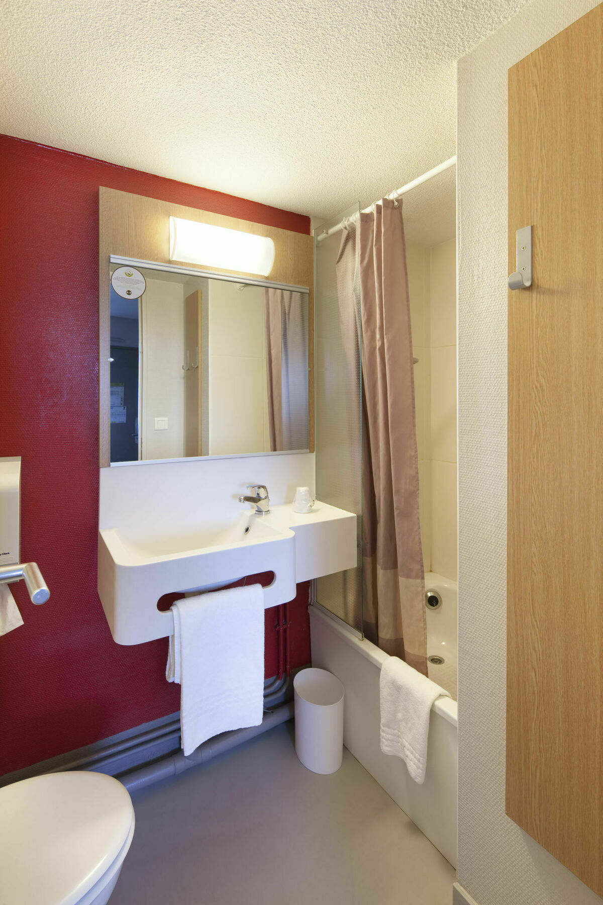 B&B HOTEL Quimper Nord Douarnenez Esterno foto